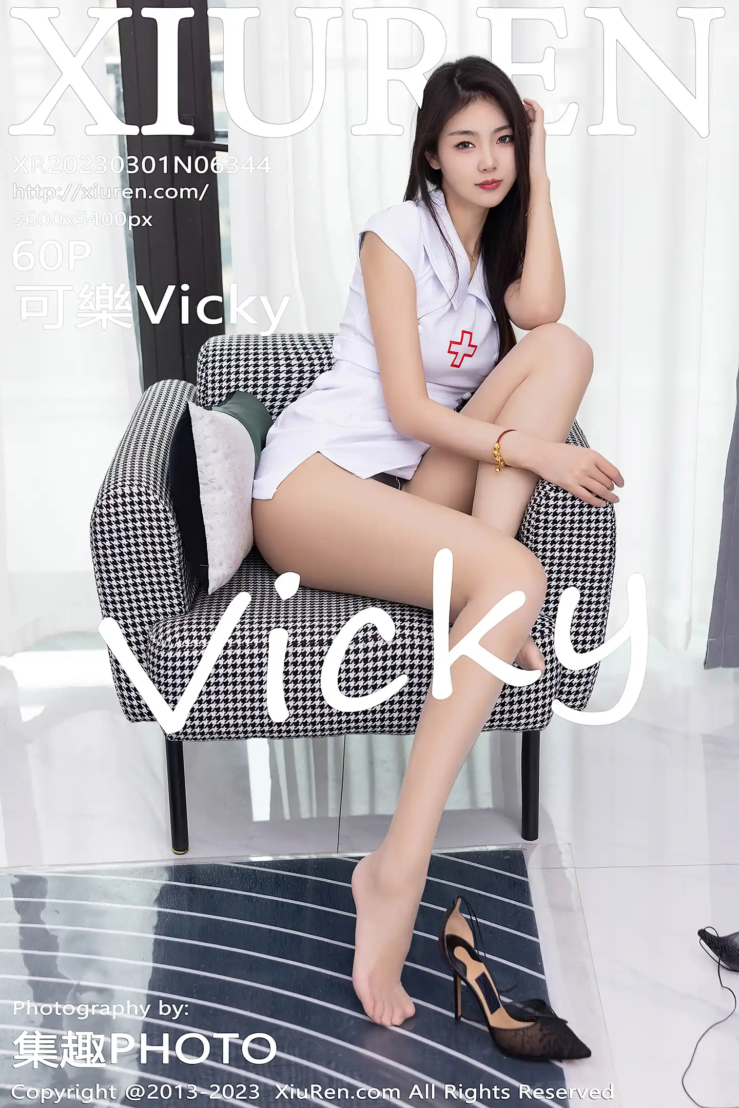 [XiuRen秀人网]2023.03.01 VOL.6344 可樂Vicky 白色紧身女护士制服加肉丝美腿玉足性感私房写真集-秀人网官方网站